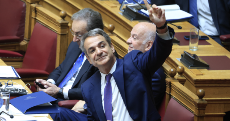 Μητσοτάκης για Τσίπρα: «Του πήραν τρεις φορές το δίπλωμα, τώρα οδηγά άλλο αυτοκίνητο»