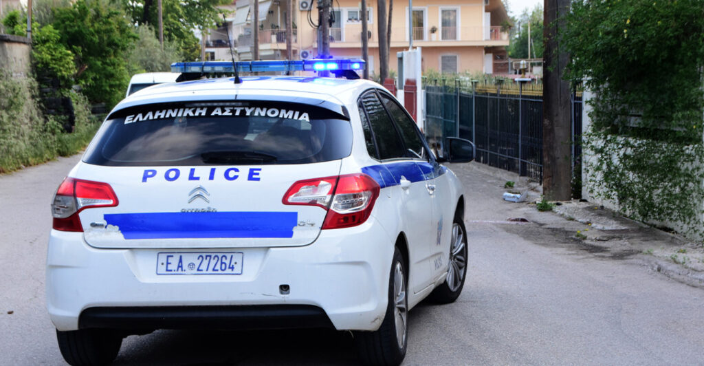 Χειροβομβίδα στην Αθήνα: Ποιον είχε στόχο ο αλλοδαπός, αναζητείται ακόμη ένας Έλληνας