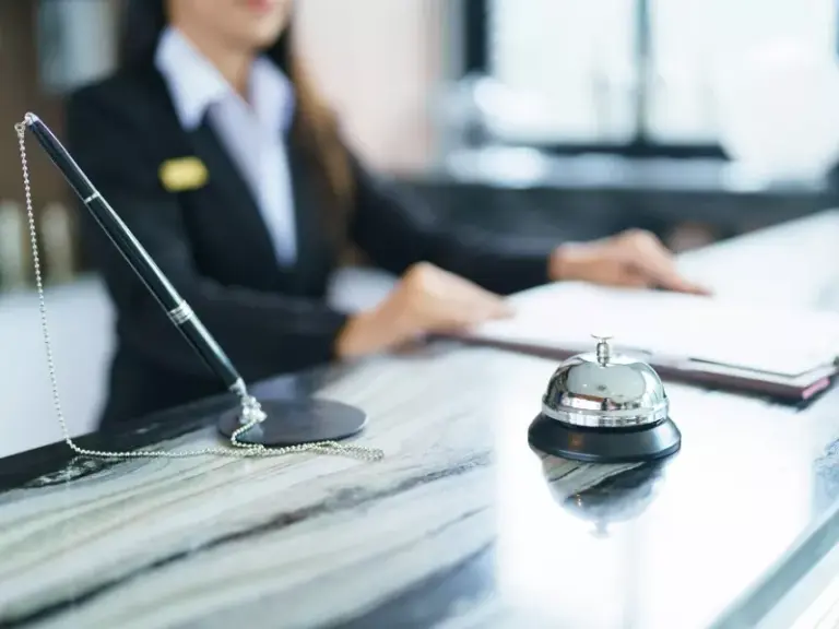 Σαρωτικοί έλεγχοι στην εργασία με πρόστιμα εκατομμυρίων