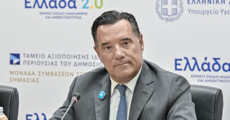 Γιώργος Μαζωνάκης: Η πλασμαφαίρεση, το ιατρείο στο Κολωνάκι και τα κρίσιμα ερωτήματα