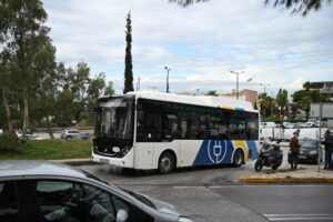 Τραγωδία στη Βούλα: Νεκρή γυναίκα μετά από παράσυρση από λεωφορείο