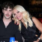Ο Άγγελος Λάτσιος συγκίνησε με αδημοσίευτη φωτογραφία στην αγκαλιά της Ελένης Μενεγάκη